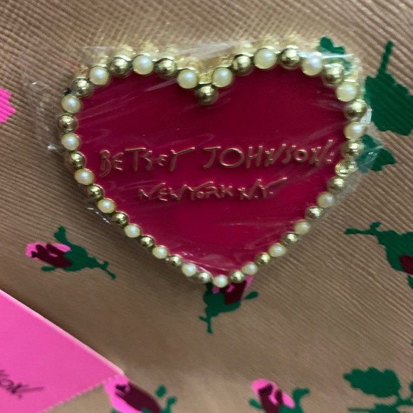 Betsey Johnson rose gold rosebuds print clam pouch bag - Picture 5 of 17